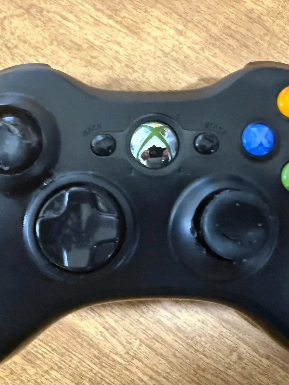 Xbox 360 wireless controllers set of 4 *FOR PARTS ONLY* *1 is still in GUC*